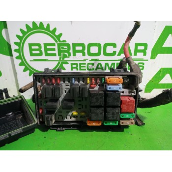 Recambio de caja reles / fusibles para opel corsa d 1.3 16v cdti referencia OEM IAM 13217394  