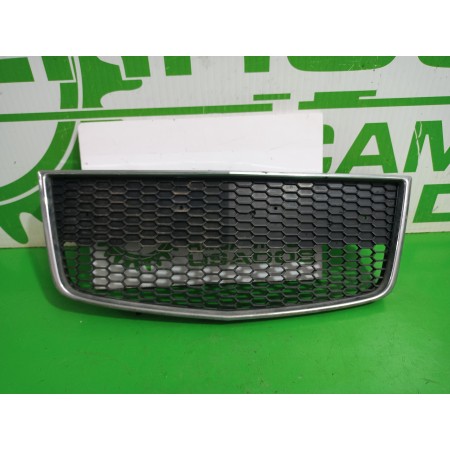Recambio de rejilla paragolpes central para chevrolet aveo ls referencia OEM IAM 96813737  