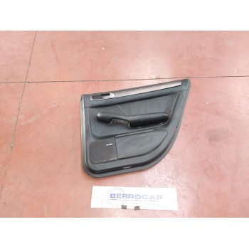 GUARNECIDO PUERTA TRASERA DERECHA 4B0863982 