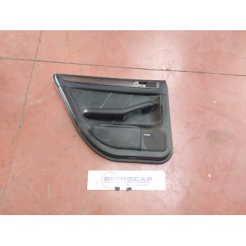 GUARNECIDO PUERTA TRASERA IZQUIERDA 4B0863981 