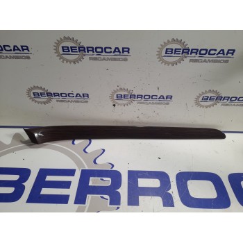 MOLDURA LATERAL 3R0867410A 