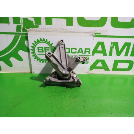 Recambio de soporte motor izquierdo para renault kangoo profesional referencia OEM IAM 8200277212 / 8200043084  