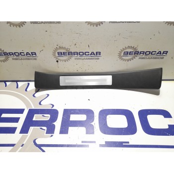 MOLDURA LATERAL 8E0853375P 