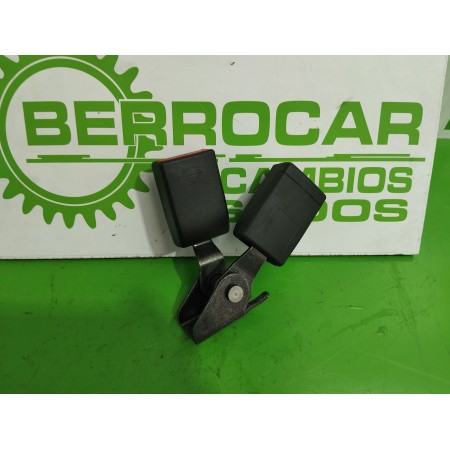 Recambio de enganche cinturon para opel insignia berlina 2.0 cdti cat referencia OEM IAM 13267110  