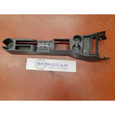 Recambio de consola central para hyundai getz (tb) 1.1 12v cat referencia OEM IAM 84611 1C500  