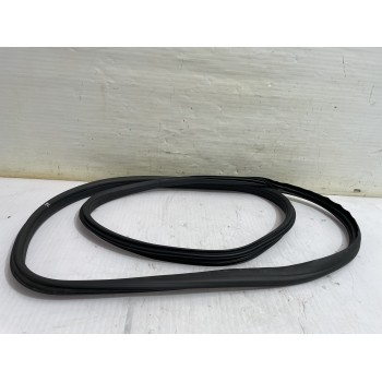 Recambio de goma contorno para skoda yeti active referencia OEM IAM 5L0867365  