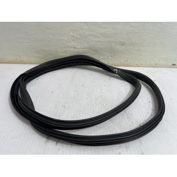 GOMA CONTORNO 5L0867365 