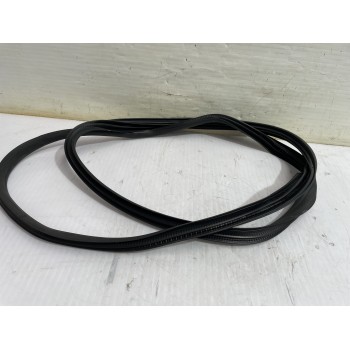 Recambio de goma contorno para skoda yeti active referencia OEM IAM 5L0867365  