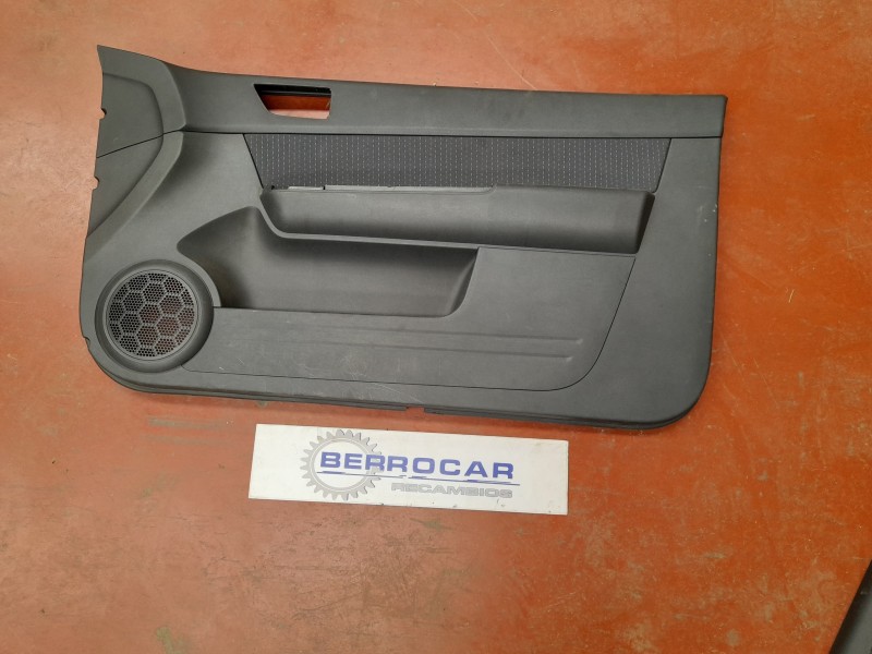 Recambio de guarnecido puerta trasera derecha para hyundai getz (tb) 1.1 12v cat referencia OEM IAM 82320 1C201  