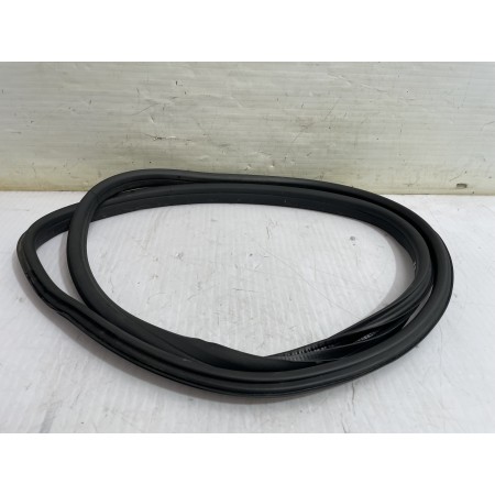 Recambio de goma contorno para skoda yeti active referencia OEM IAM 5L0867367  