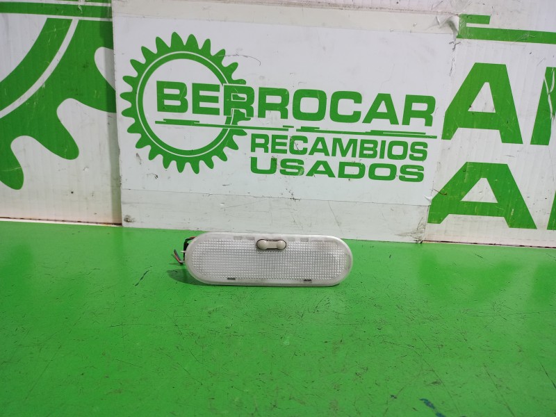Recambio de luz interior para renault kangoo profesional referencia OEM IAM 8200074362  