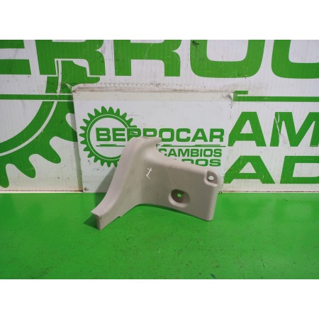 Recambio de moldura para renault kangoo profesional referencia OEM IAM 8200640310  