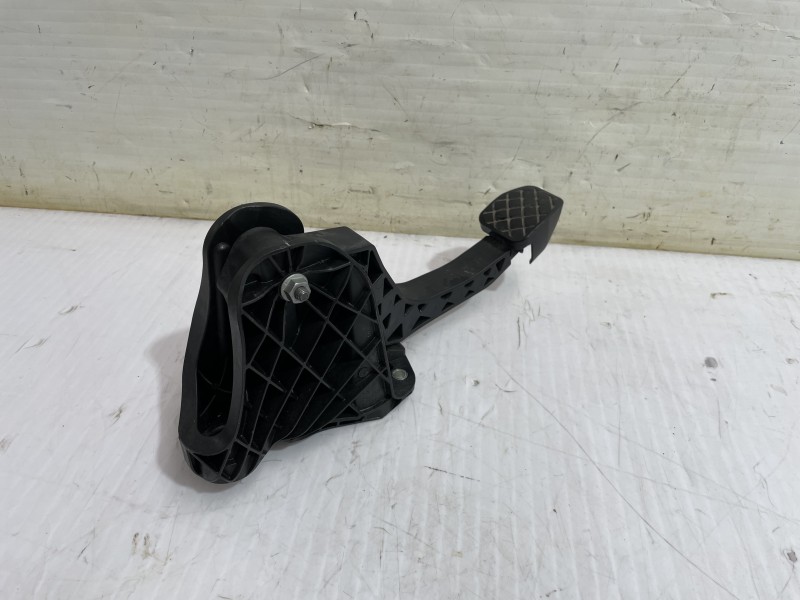 Recambio de pedal embrague para skoda yeti active referencia OEM IAM 1K1721059ER  