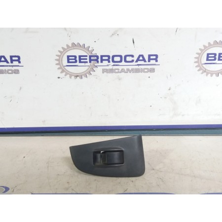 Recambio de mando elevalunas trasero derecho para toyota avensis berlina (t25) 1.8 16v cat referencia OEM IAM 7423105140  