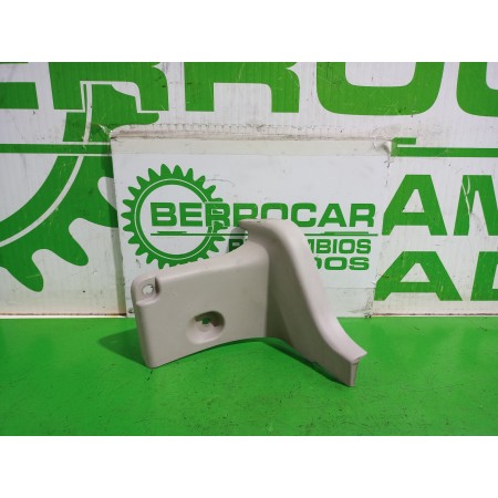 Recambio de moldura para renault kangoo profesional referencia OEM IAM 8200640174  