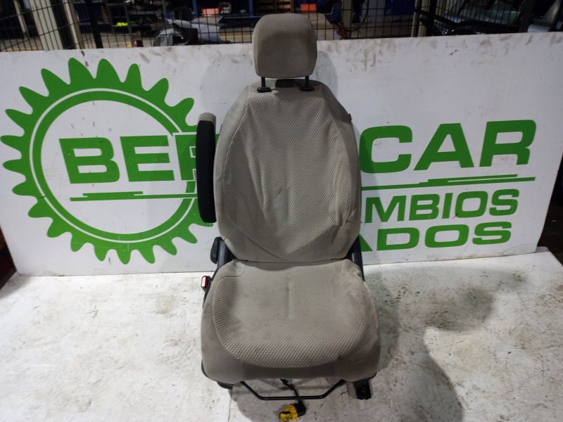 Recambio de asiento delantero izquierdo para citroën c4 grand picasso exclusive referencia OEM IAM 00008845CH  