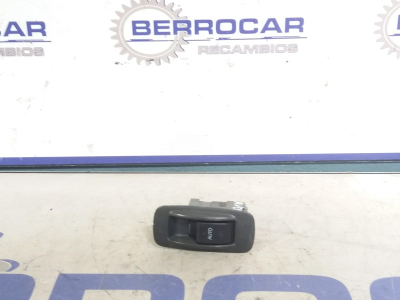 Recambio de mando elevalunas trasero derecho para toyota corolla (e12) referencia OEM IAM 8480102411  