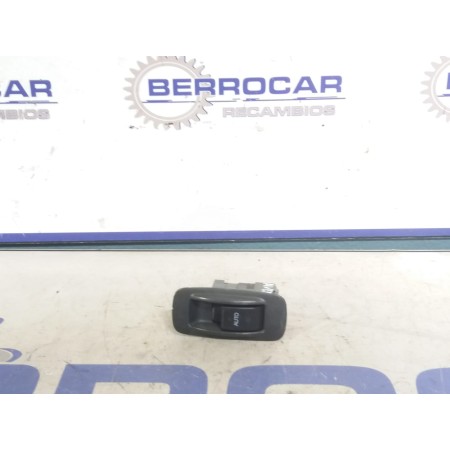 Recambio de mando elevalunas trasero derecho para toyota corolla (e12) referencia OEM IAM 8480102411  