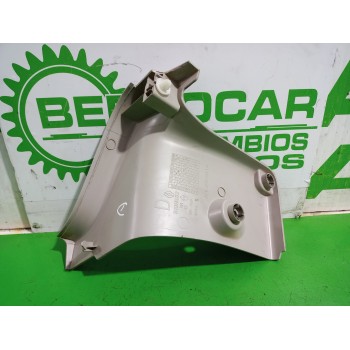 Recambio de moldura para renault kangoo profesional referencia OEM IAM 8200640174  