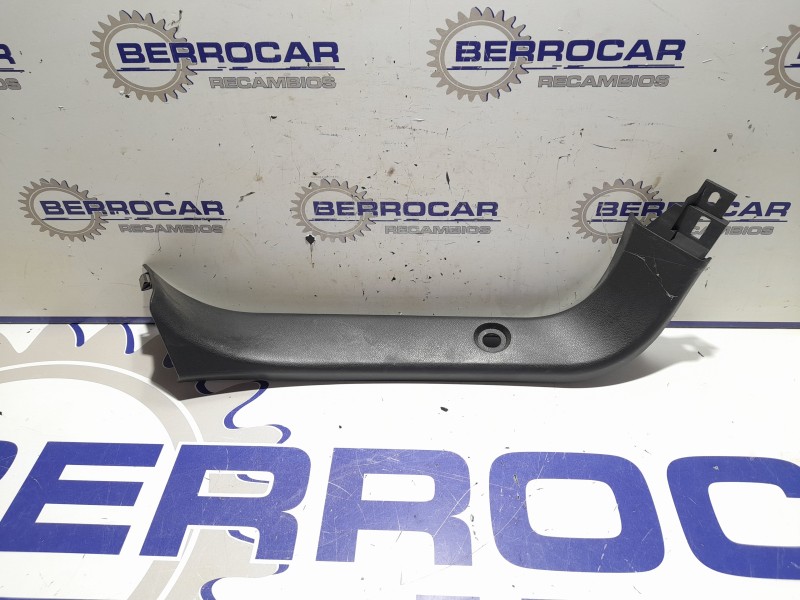 Recambio de molduras traseras para mazda 3 berlina (bk) 1.6 16v cat referencia OEM IAM BP4K68950A  