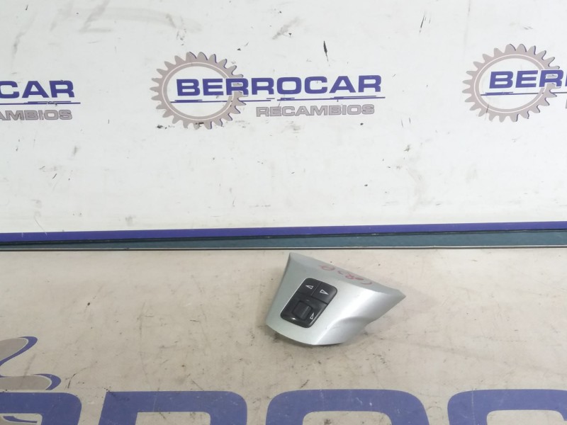 Recambio de mando volante para opel corsa d referencia OEM IAM 13222332  