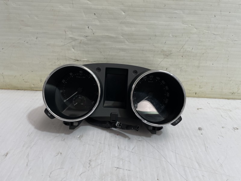 Recambio de cuadro instrumentos para skoda yeti active referencia OEM IAM 5L0920840L  