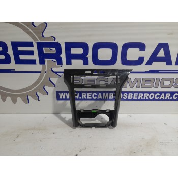 Recambio de moldura interior para opel astra h ber. 1.7 16v cdti referencia OEM IAM 331985437  