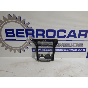 Recambio de moldura interior para opel astra h ber. 1.7 16v cdti referencia OEM IAM 331985437  