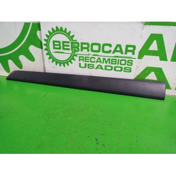 Recambio de moldura para renault kangoo profesional referencia OEM IAM 808211241R  
