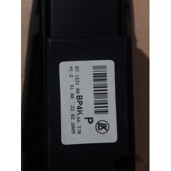 Recambio de mando elevalunas delantero derecho para mazda 3 berlina (bk) referencia OEM IAM BP4K66370  