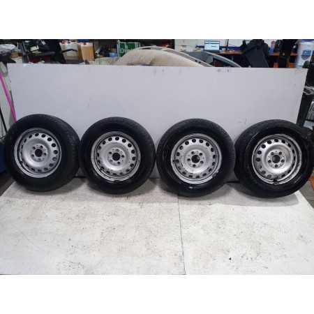 Recambio de juego llantas para mercedes-benz vito (w638) caja cerrada 112 cdi  (638.094) referencia OEM IAM 6384011501  