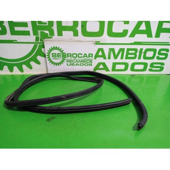 Recambio de goma contorno para renault kangoo profesional referencia OEM IAM 8200425627  