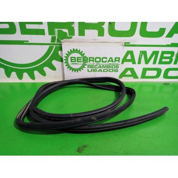 Recambio de goma contorno para renault kangoo profesional referencia OEM IAM 8200425627  