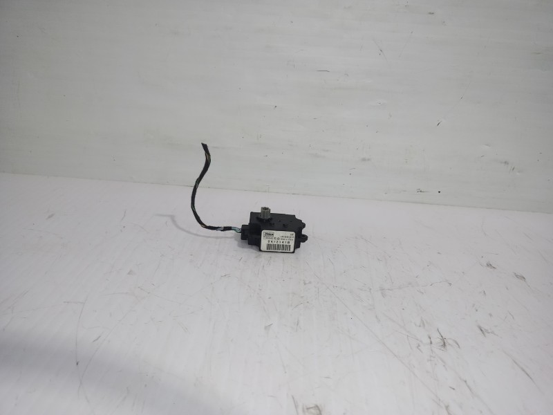 Recambio de motor apertura trampilla para renault scenic iii bose edition referencia OEM IAM T1006419G  