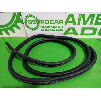 Recambio de goma contorno para renault kangoo profesional referencia OEM IAM 8200425627  