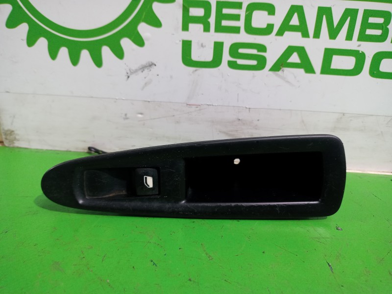 Recambio de mando elevalunas trasero derecho para citroën c4 berlina 1.6 16v hdi referencia OEM IAM 9650912777  