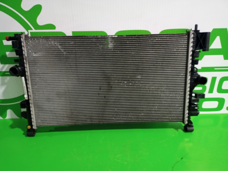 Recambio de radiador agua para opel insignia berlina 2.0 cdti cat referencia OEM IAM 13241725  