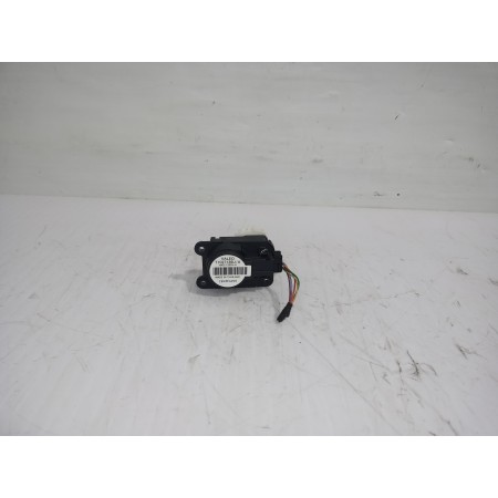 Recambio de motor apertura trampilla para renault scenic iii bose edition referencia OEM IAM T1027136U  