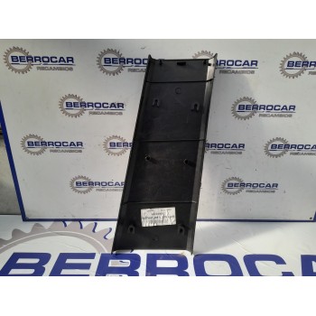 Recambio de moldura lateral para land rover discovery referencia OEM IAM 632240032  