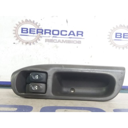Recambio de mando elevalunas delantero izquierdo para renault scenic ii referencia OEM IAM 770043117  