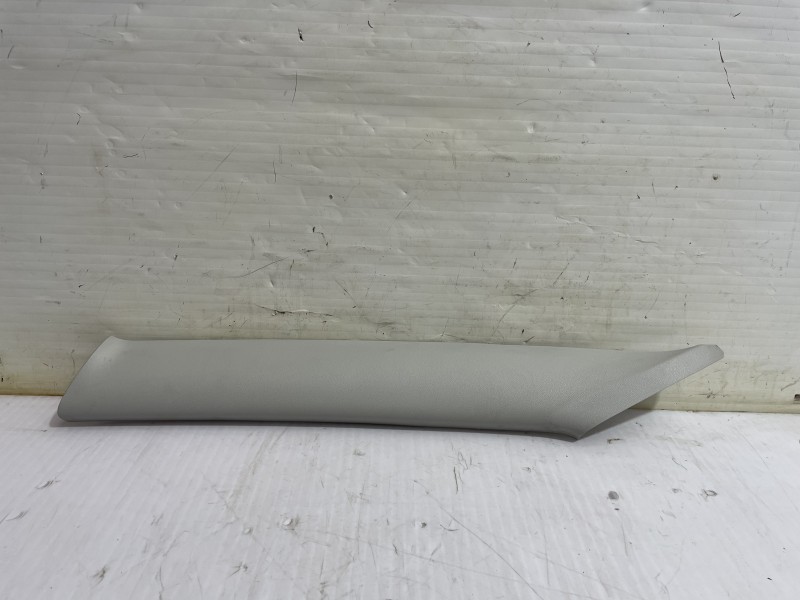 Recambio de moldura izquierda para skoda yeti active referencia OEM IAM 5L0867233B  