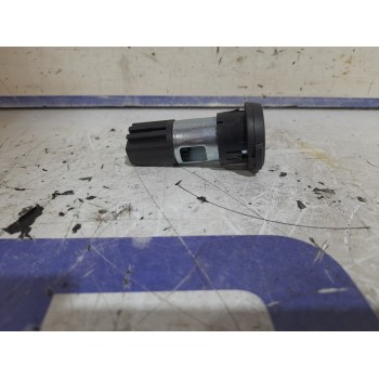 Recambio de mechero para peugeot 5008 2.0 blue-hdi fap referencia OEM IAM 9662423677  