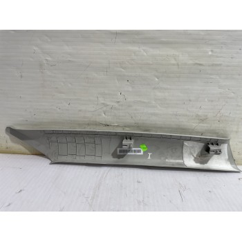 Recambio de moldura izquierda para skoda yeti active referencia OEM IAM 5L0867233B  