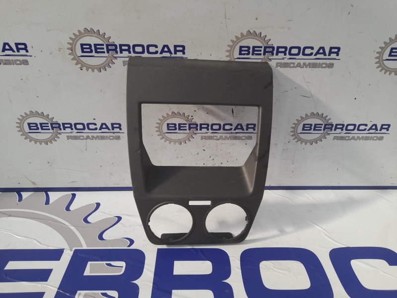 Recambio de moldura interior para land rover discovery referencia OEM IAM V500242  