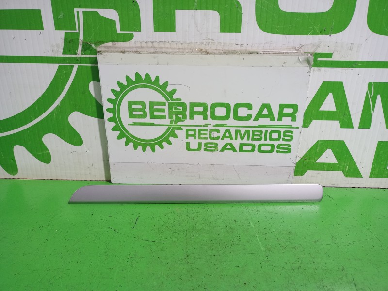Recambio de moldura para volkswagen golf vi (5k1) advance referencia OEM IAM 5K1858415B  