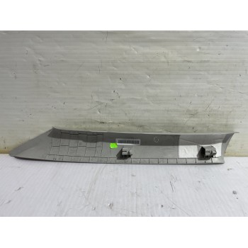 Recambio de moldura derecha para skoda yeti active referencia OEM IAM 5L0867234B  