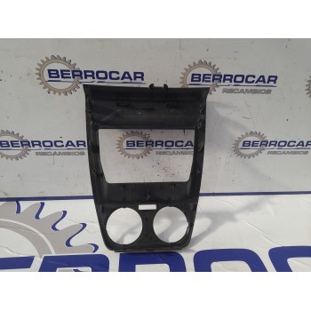 Recambio de moldura interior para land rover discovery referencia OEM IAM V500242  