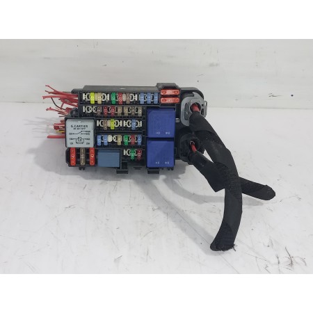 Recambio de caja reles / fusibles para renault scenic iii bose edition referencia OEM IAM 252360003R  