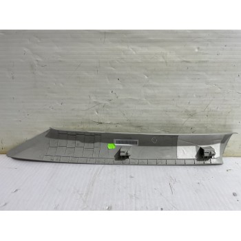 Recambio de moldura derecha para skoda yeti active referencia OEM IAM 5L0867234B  