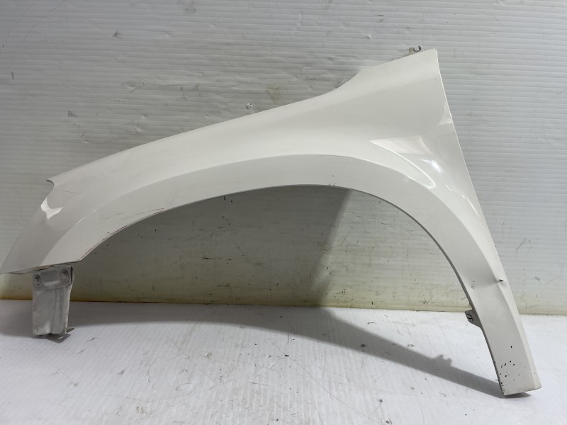 Recambio de aleta delantera izquierda para skoda yeti active referencia OEM IAM 5L0821021A  